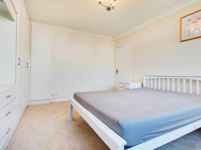 South Ealing Road, London W5 1 bed in a house share to rent £900 pcm £208 pw