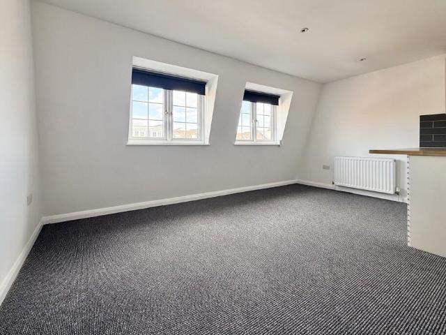 South End, Croydon 2 bed flat to rent £1,580 pcm £365 pw