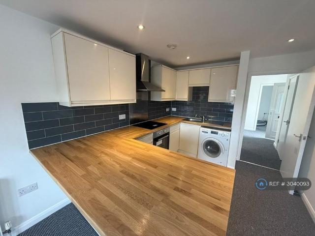 South End, Croydon, CR0 2 bed flat to rent £1,490 pcm £344 pw