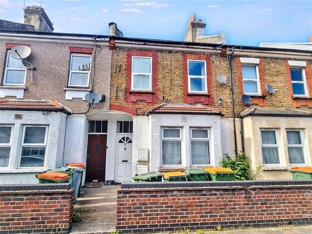 South Esk Road, Forest Gate 2 bed flat to rent £1,700 pcm £392 pw