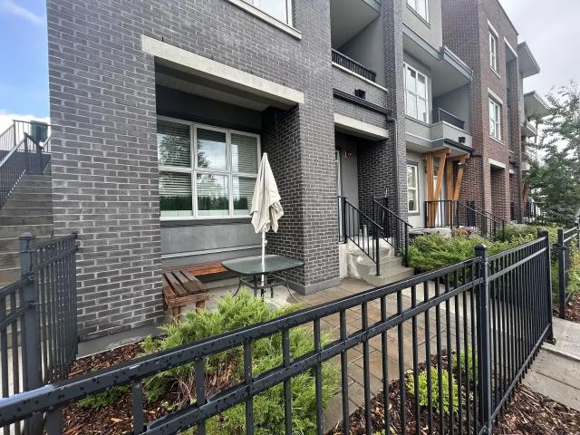 South facing private fenced patio / walking distance to Mount Royal University! — 0 Bedrooms Condo Unit