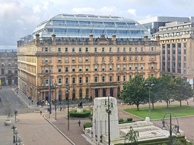 South Frederick Street, Glasgow, G1 3 bed flat to rent £2,295 pcm £530 pw