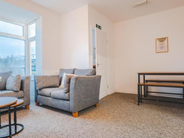 South Gloucestershire, UK BS34, 6 bed shared accommodation to rent, £710 pcm | PrimeLocation