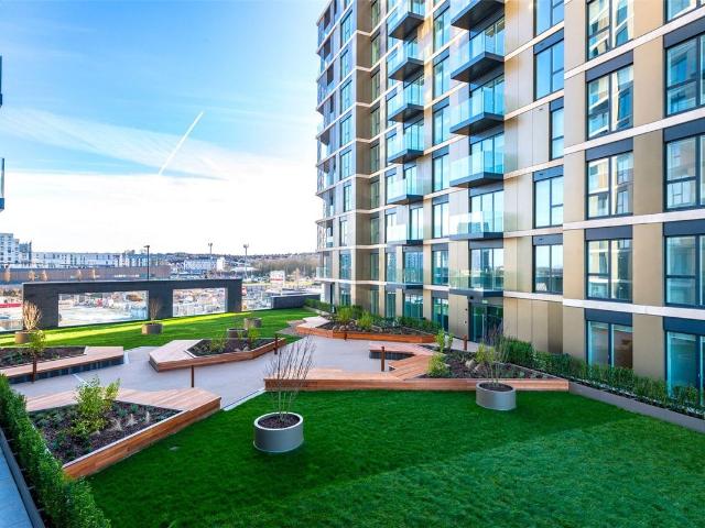 South House, Gillingham Gate Road ME4, 2 bed flat to rent, £1,450 pcm | PrimeLocation