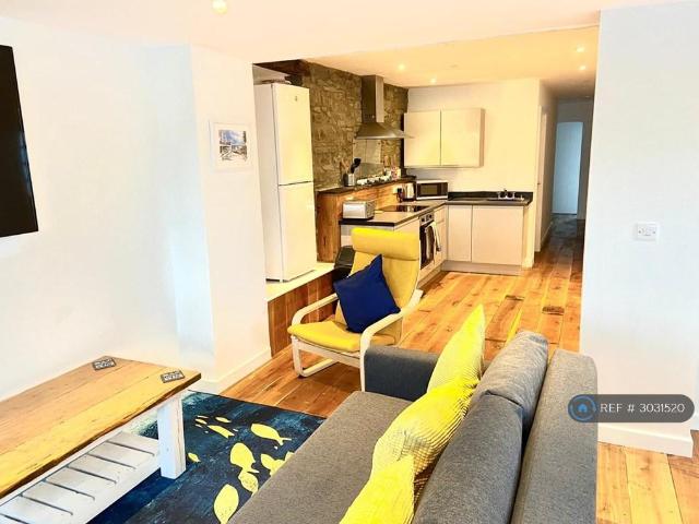 South John Street, New Quay, SA45 2 bed flat to rent £1,200 pcm £277 pw