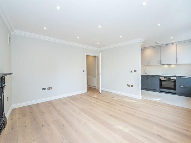 South Kensington, Gloucester Rd SW7, 1 bed flat to rent, £5,200 pcm | PrimeLocation