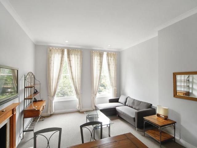 South Kensington, London, SW7 2 bed flat to rent £3,350 pcm £773 pw