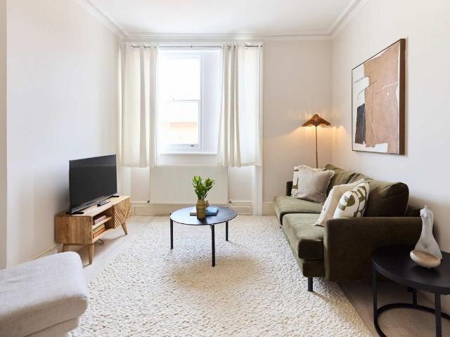 South Kensington SW7, 1 bed flat to rent, £4,497 pcm | PrimeLocation