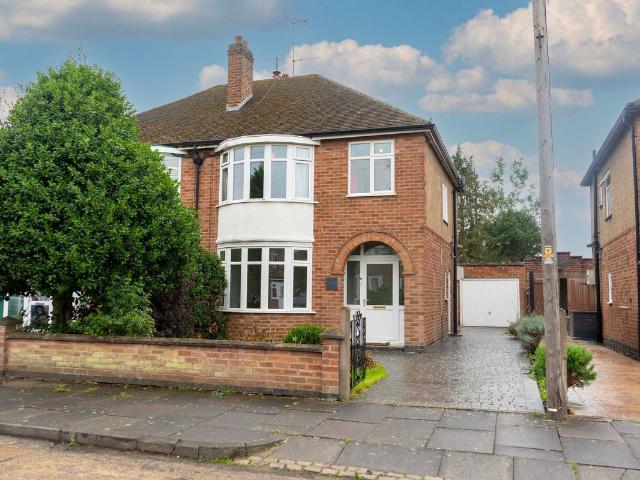South Kingsmead Road, Knighton, Leicester LE2, 3 bed semi detached house to rent, £1,250 pcm | PrimeLocation