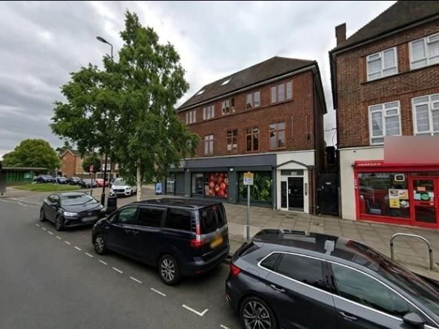 South Lodge Ave, Mitcham CR4, 4 bed maisonette to rent, £2,400 pcm | PrimeLocation