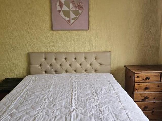 South Lodge Avenue, Mitcham CR4 1 bed in a house share to rent £670 pcm £155 pw