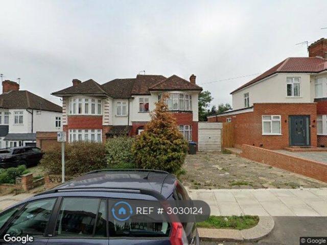 South Lodge Drive, London N14, 3 bed semi detached house to rent, £2,700 pcm | PrimeLocation