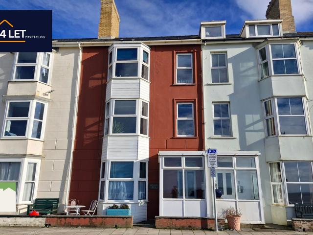 South Marine Terrace, Aberystwyth SY23 2 bed flat to rent £1,000 pcm £231 pw
