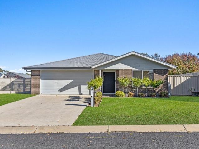 SOUTH MUDGEE, MODERN & LOW MAINTENANCE