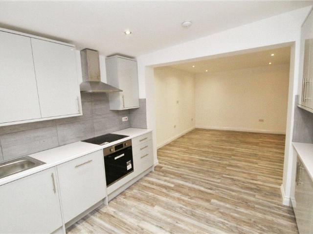 South Norwood Hill, London, SE25 6DA, United Kingdom | 3 bed apartment for rent #140399509 | Rentberry