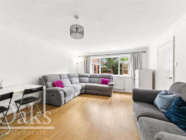South Norwood Hill, South Norwood 2 bed apartment to rent £1,600 pcm £369 pw