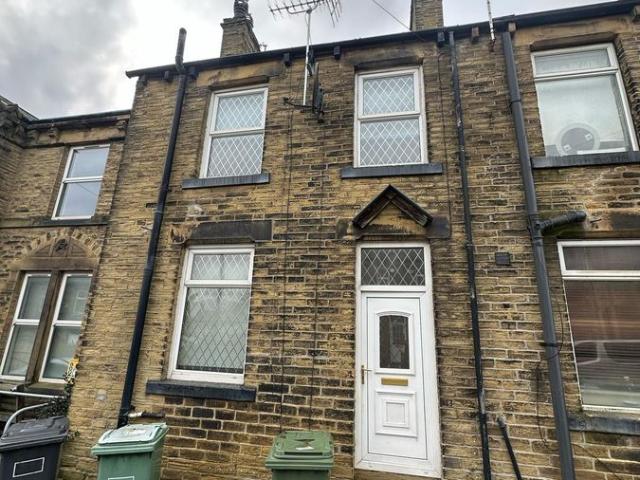 South Parade, Cleckheaton BD19, 1 bed terraced house to rent, £600 pcm | PrimeLocation