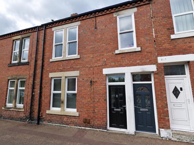 South Parade, Bill Quay, Gateshead NE10, 2 bed flat to rent, £695 pcm | PrimeLocation