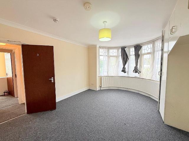 South Park Drive, Ilford IG3, 6 bed semi detached house to rent, £3,600 pcm | PrimeLocation