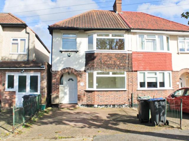 South Park Grove, New Malden KT3, 3 bed semi detached house to rent, £2,600 pcm | PrimeLocation