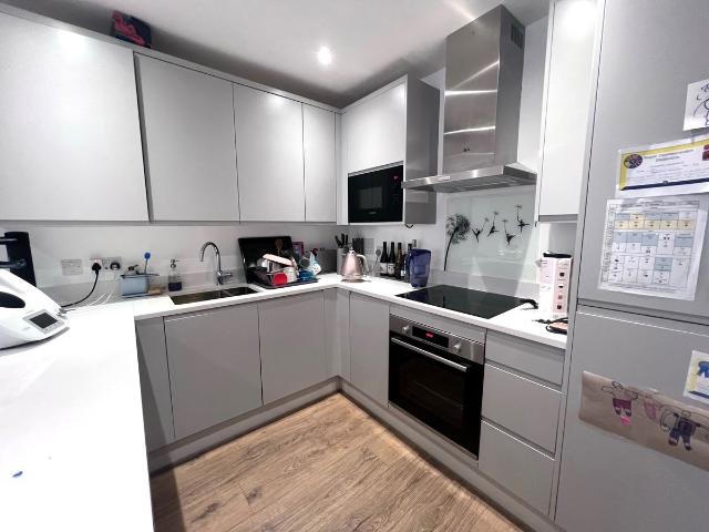 South Park Hill Road, South Croydon, Surrey CR2, 2 bed flat to rent, £1,795 pcm | PrimeLocation