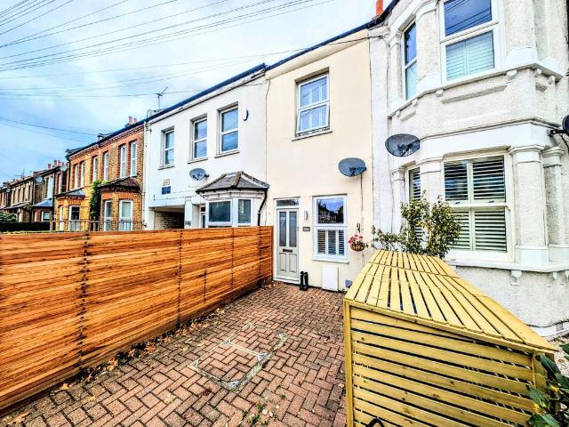 South Park Road, London 2 bed terraced house to rent £2,200 pcm £508 pw