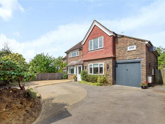 South Park, Sevenoaks, Kent, TN13 3 bed detached house to rent £4,000 pcm £923 pw