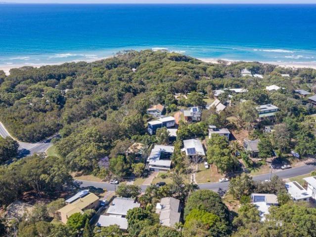 SOUTH PASSAGE BEACH HOUSE | Sleeps 11