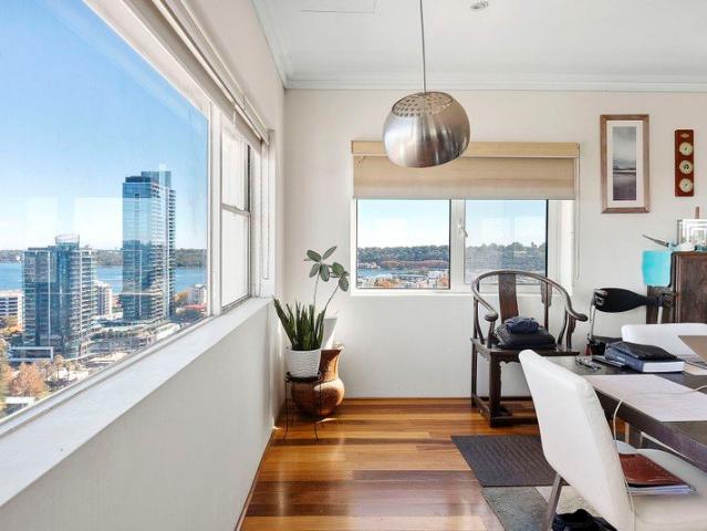SOUTH PERTH PENTHOUSE WITH PANORAMIC VIEWS