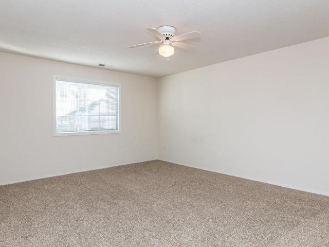South Pointe 1 Bedroom Apartment for Rent at 6003 S Cliff Ave, Sioux Falls, SD 57108
