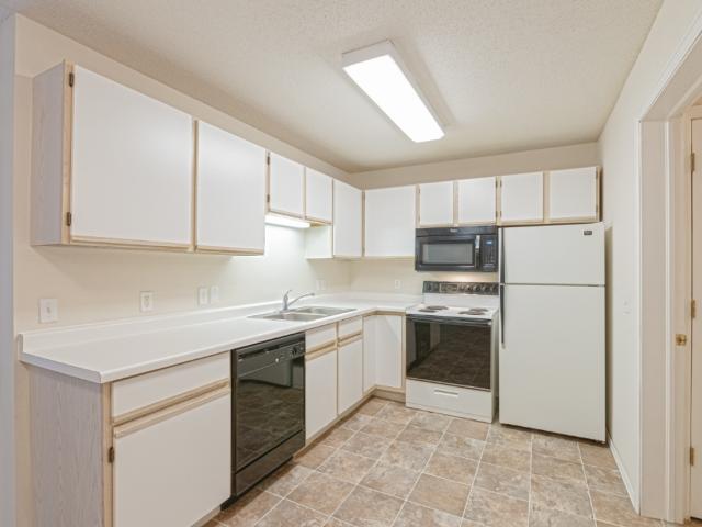 South Pointe 2 Bedroom Apartment for Rent at 6003 S Cliff Ave, Sioux Falls, SD 57108