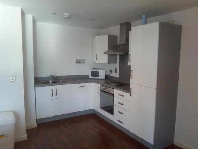 South Quay, Kings Road, Swansea 2 bed flat to rent £1,200 pcm £277 pw