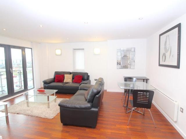 South Quay, Kings Road, Swansea, West. 2 bed apartment to rent £1,250 pcm £288 pw