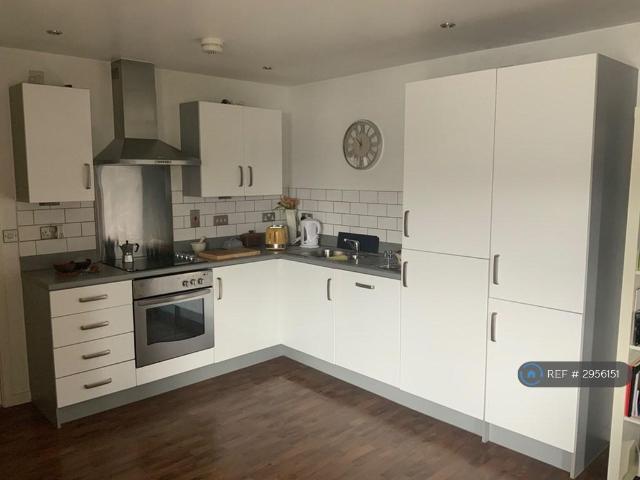South Quay, Swansea, SA1 1 bed flat to rent £1,000 pcm £231 pw