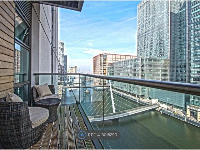 South Quay Square, London E14, 1 bed flat to rent, £2,500 pcm | PrimeLocation