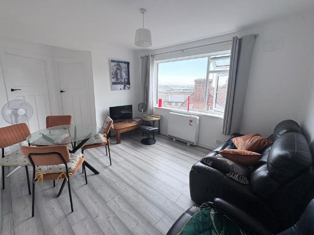South Road, Newhaven 2 bed apartment to rent £1,100 pcm £254 pw