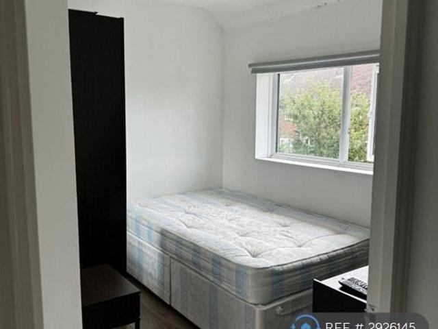 South Road, London, RM15 1 bed in a house share to rent £600 pcm £138 pw