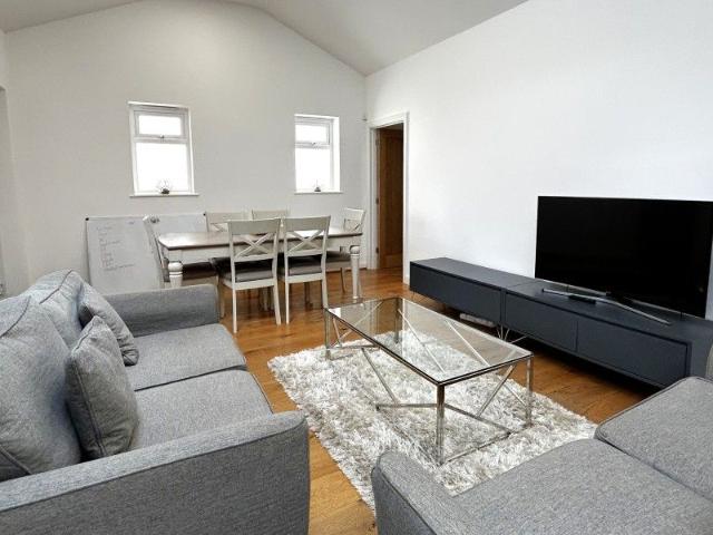 South Road, Weybridge 2 bedrooms Property for lettings Seymours