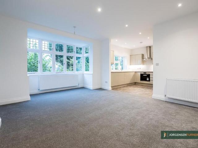 South Side, Hammersmith, W6 3 bed house to rent £3,250 pcm £750 pw