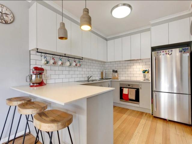 South Side Simplicity with Stylish Modern Updates