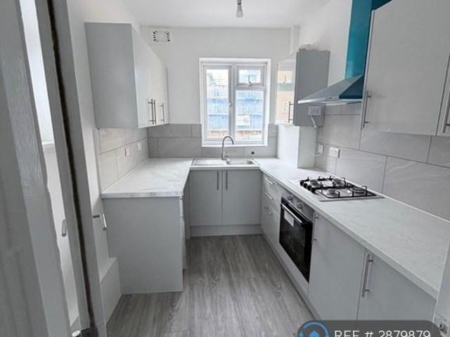South St, Romford, RM1 2 bed flat to rent £2,000 pcm £462 pw