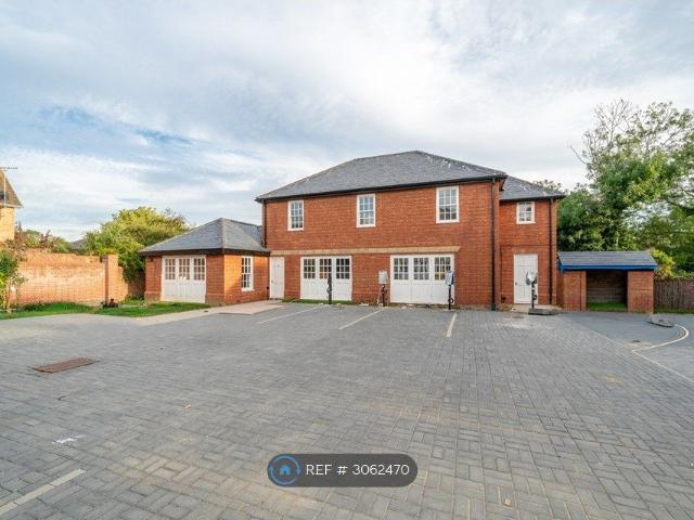 South St, Rochford SS4, 2 bed flat to rent, £1,450 pcm | PrimeLocation