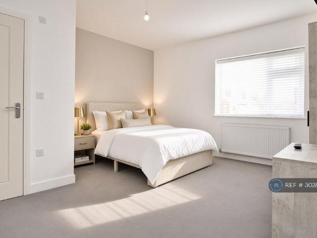 South St, Rugby, CV21 1 bed in a house share to rent £925 pcm £213 pw