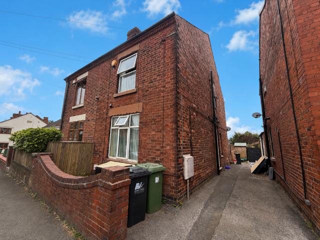 South Street, ALFRETON, DE55 3 bed semi detached house to rent £995 pcm £230 pw