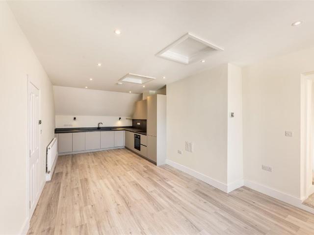 South Street, Dorking RH4, 2 bed flat to rent, £1,650 pcm | PrimeLocation