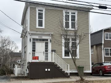 House for rent in Halifax - Parking, Equipped kitchen