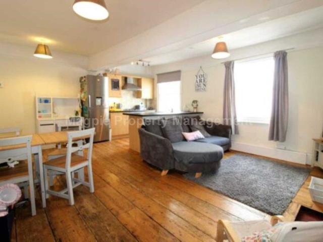 South Street, St Neots PE19, 2 bed maisonette to rent, £1,000 pcm | PrimeLocation