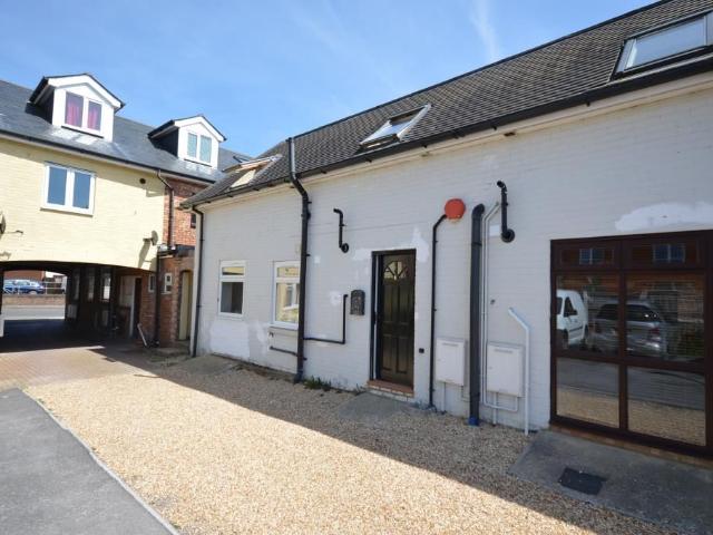 South Street, Pennington, Lymington, Hampshire SO41, 2 bed terraced house to rent, £995 pcm | PrimeLocation