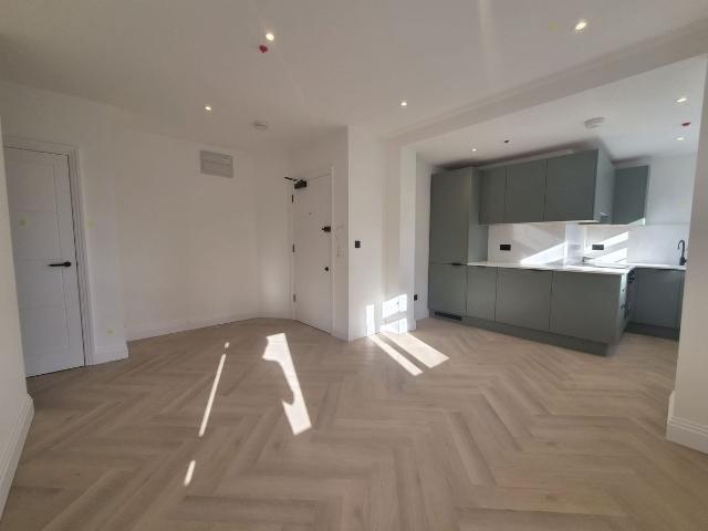 South Street, Romford RM1, 1 bed flat to rent, £1,445 pcm | PrimeLocation