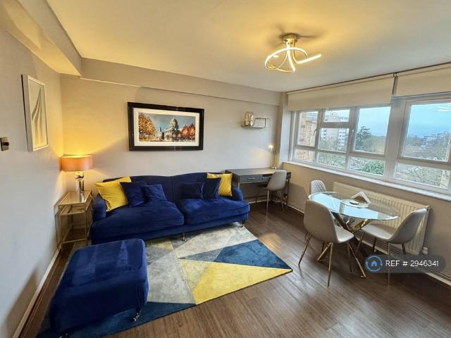 Southmead Road, London, SW19 2 bed flat to rent £2,350 pcm £542 pw